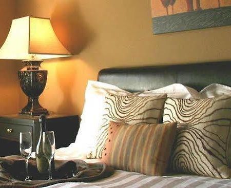 The Clarke Hotel Waukesha Kamer foto