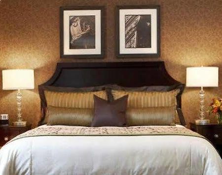 The Clarke Hotel Waukesha Kamer foto