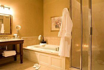 The Clarke Hotel Waukesha Buitenkant foto